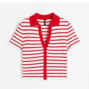 Divided. NWOT. Knitted crop top. Size Small